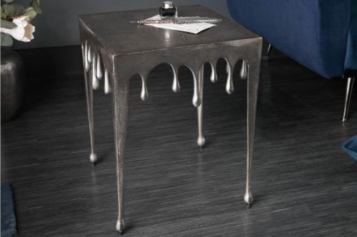 Srebrny industrialny stolik LANDE kwadratowy blat 44 cm aluminium