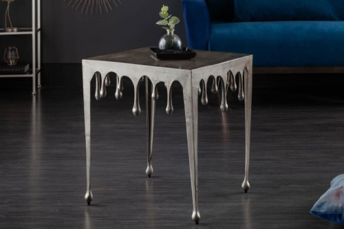 Srebrny industrialny  stolik LANDE kwadratowy blat 50 cm aluminium