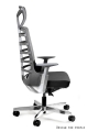 Fotel ergonomiczny czarny tapicerowany skórą naturalną z aluminiową podstawą, wybór kolorów SADA