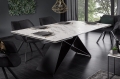 Rozkładany stół w stylu loft, szklany blat imitujący marmur, metalowy stelaż 180-260 cm TEO