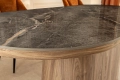 Stół z blatem ceramicznym o wyglądzie marmuru, fornir z drewna orzechowego 200 cm VINERA II