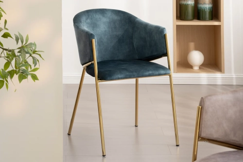Krzesło velvet z podłokietnikami w kolorze niebieskim, na złotych nogach WIKE