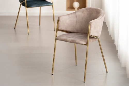 Krzesło velvet z podłokietnikami w kolorze beżowym, na złotych nogach WIKE